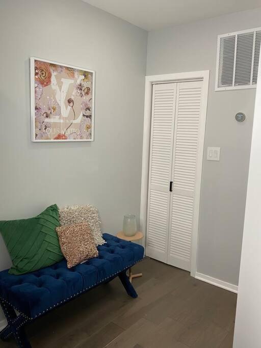 Modern 3Bed 2Bath Ranch With Diy Art Porch 3Tvs And Huge Front Yard To Enjoy! Villa Calumet City Eksteriør billede